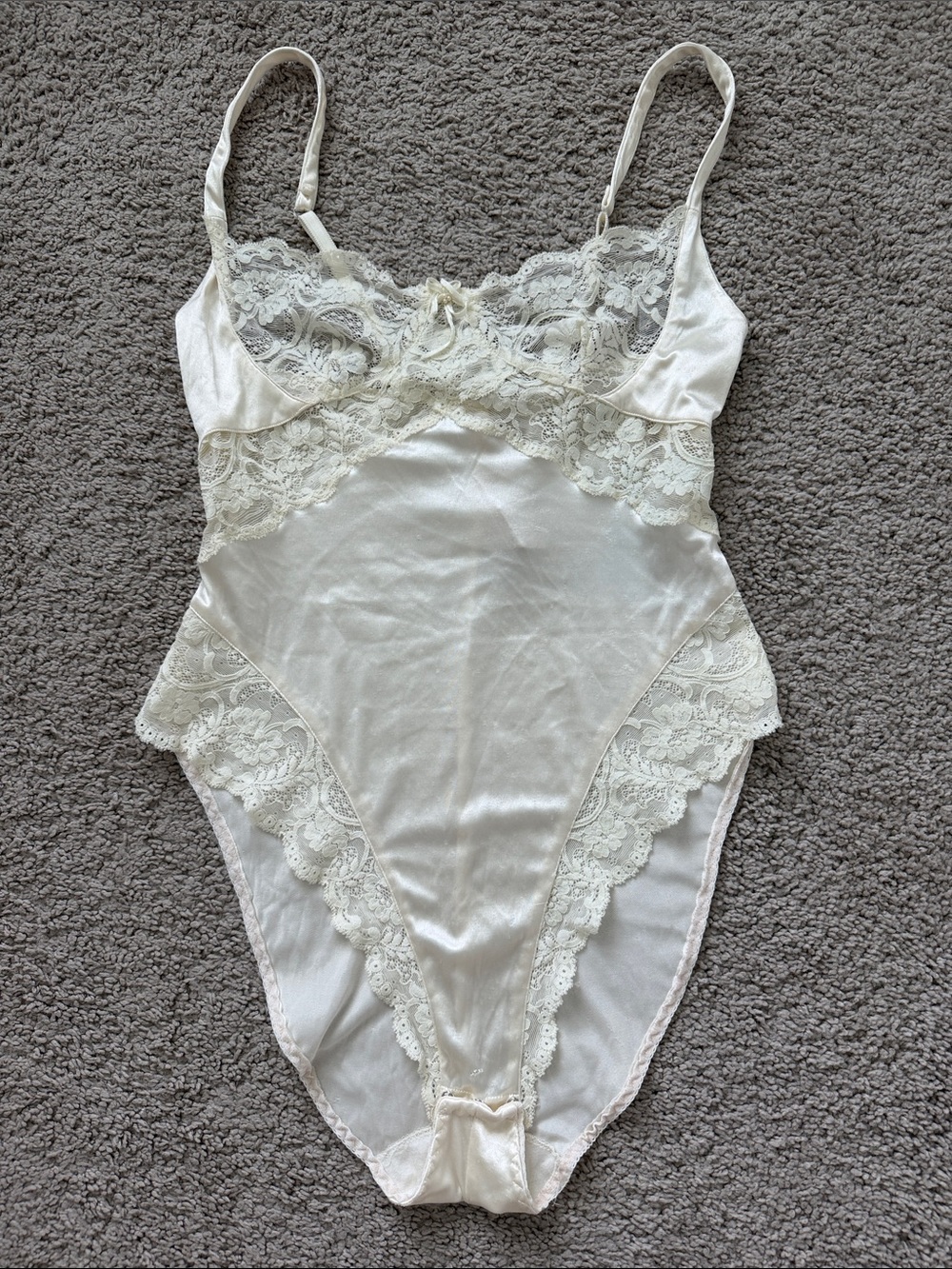 Vintage Victoria’s Secret Gold Label Satin Lace Teddy Bodysuit Ivory Size M